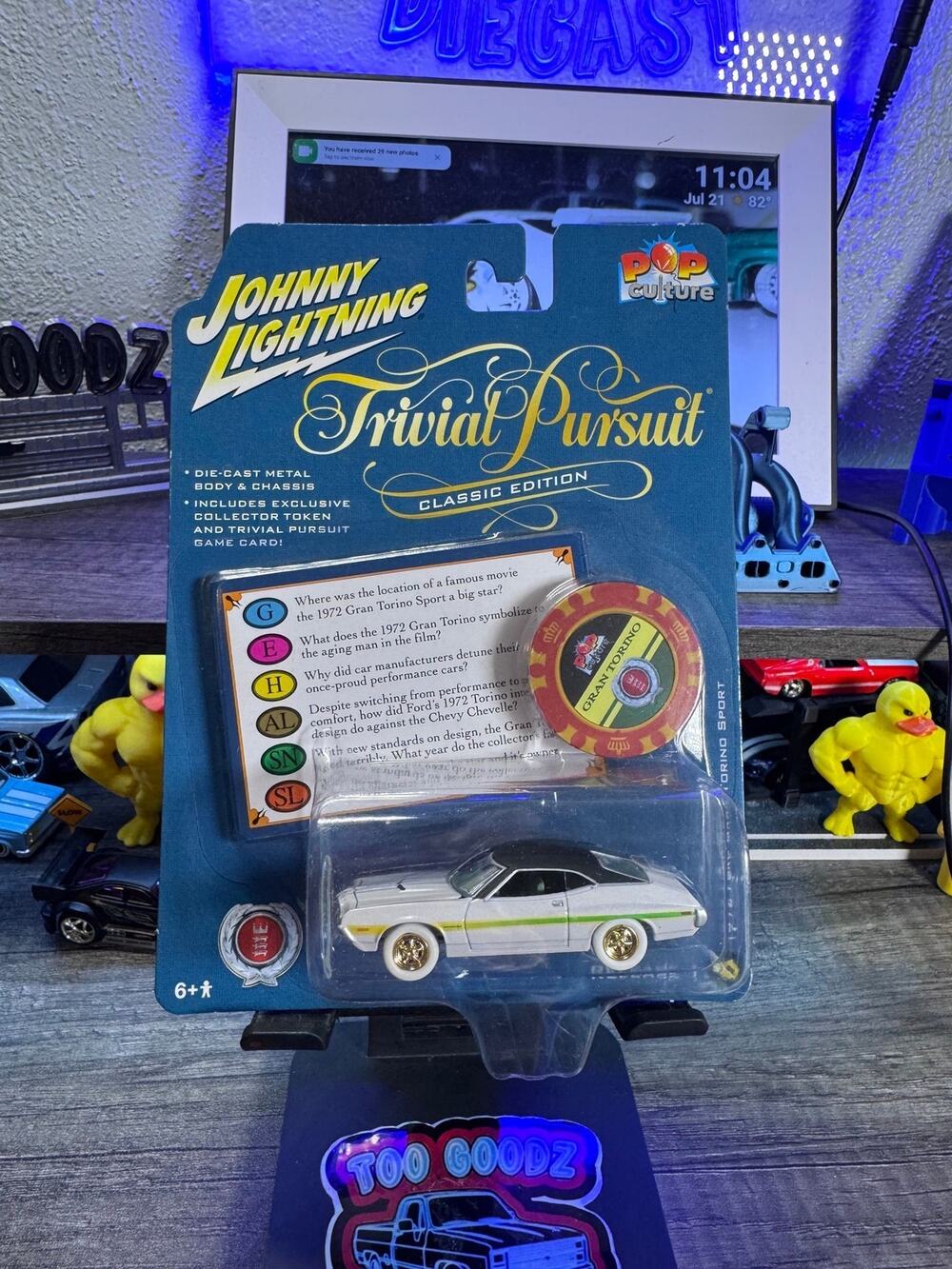 Johnny Lightning White Lightning Chase Trivial pursuit 1972 Gran Torino Sport